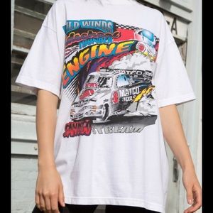 BRANDY MELVILLE tee shirt size fits all